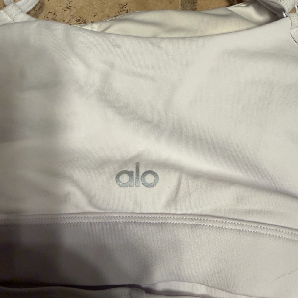 Alo Yoga Airwrap Enzo sports bra. Size Large - Picture 3 of 4